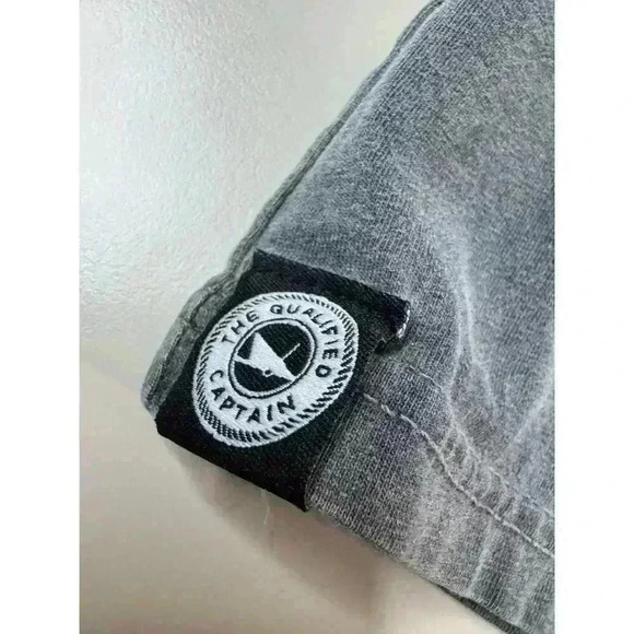 The Qualified Captain Men’s LOT OF 2 Pocket T Gray Blue Size Small Boat Beach - Picture 2 of 11